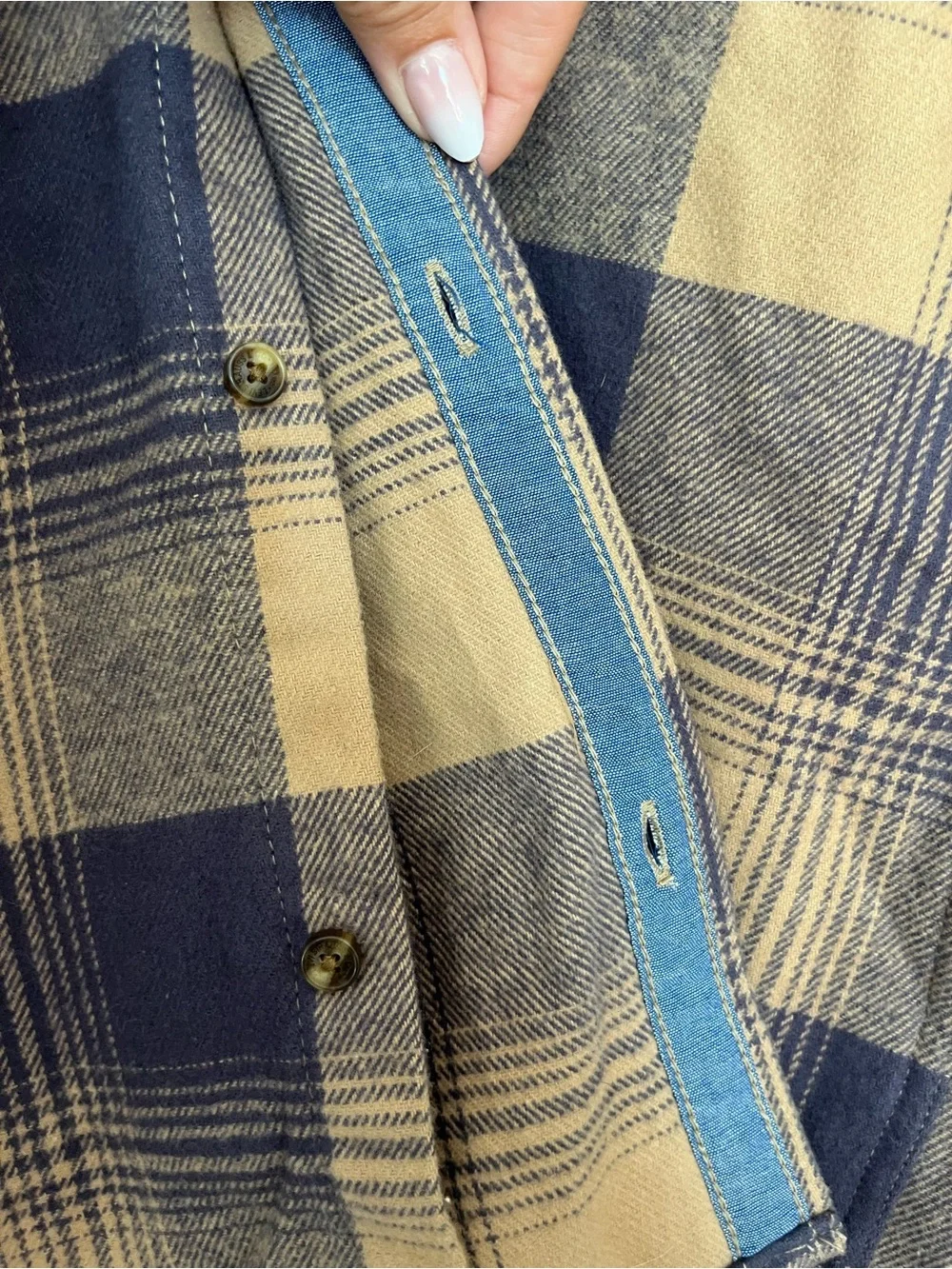 Levi's Navy and Tan Plaid Hooded Shacket Boys XL - Picture 6 of 7